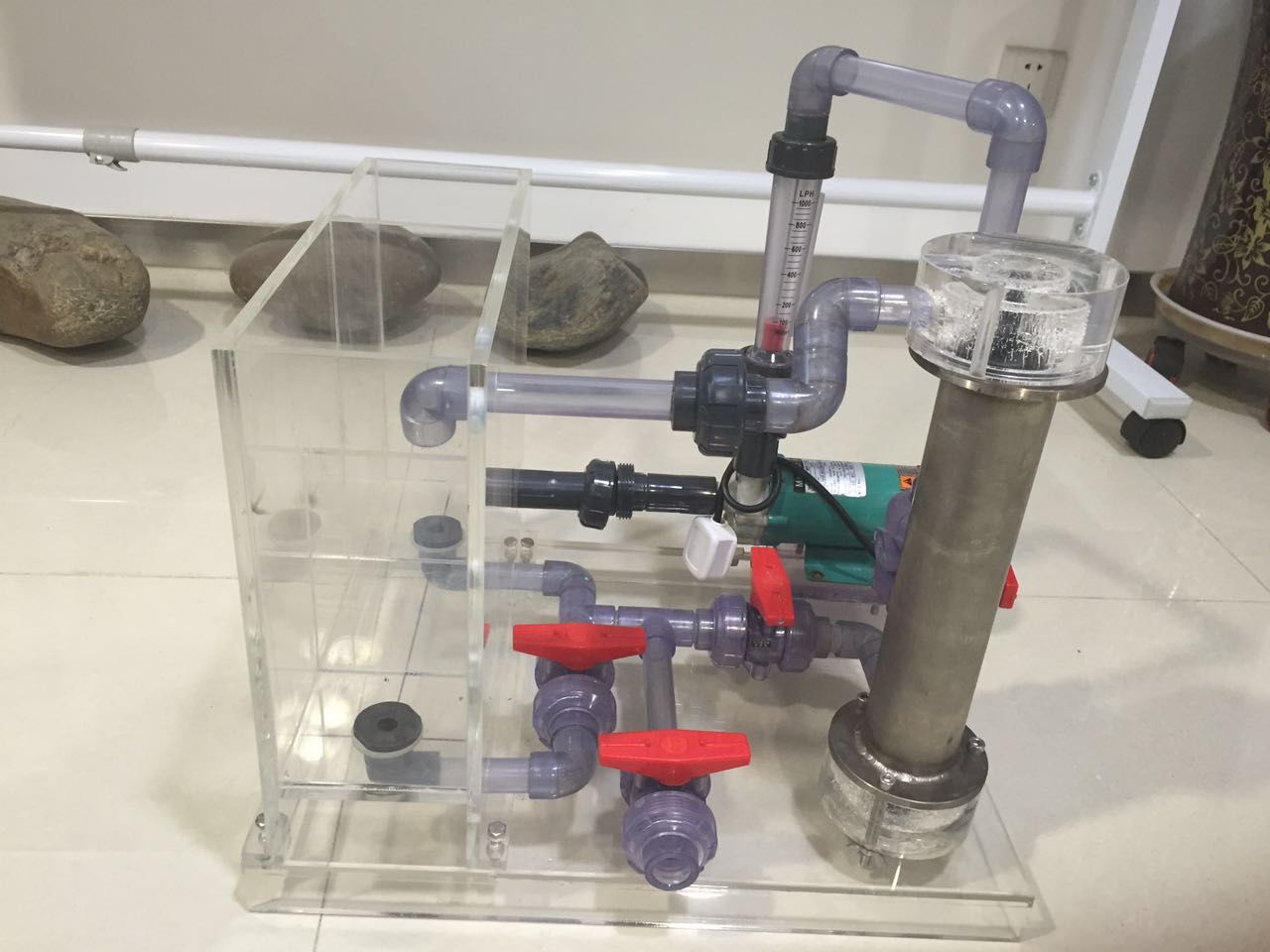 Small experimental equipment for turbulence electrowinning